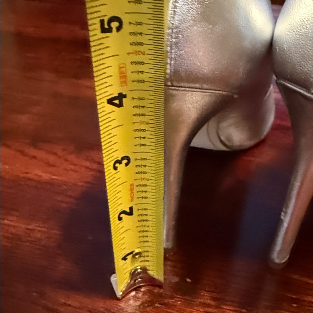 Sam Edelman Metallic Silver Heels 4” heel Size 9 - Picture 8 of 8